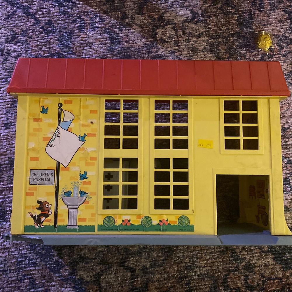 VTG 1976-1978 Fisher-Price #931 Play Family/Children's Hospital Little People!